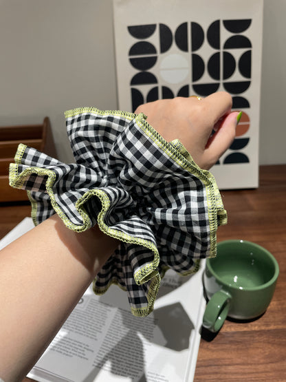 Vintage Gingham Scrunchie – 4 Layers Black W/ Green